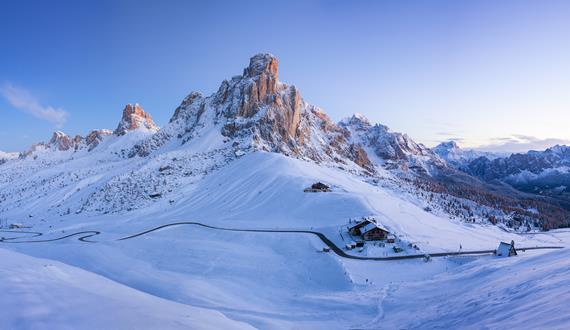 Gay Snowshoeing & Ski Safari in The Dolomites